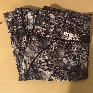 Bronze, Black and White Fabletics Leggings